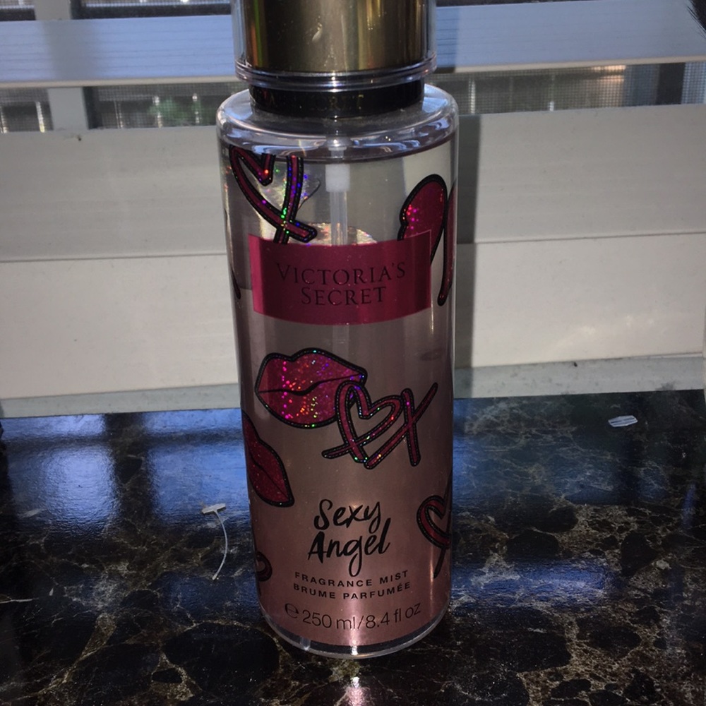 Victoria’s Secret fragrance mist